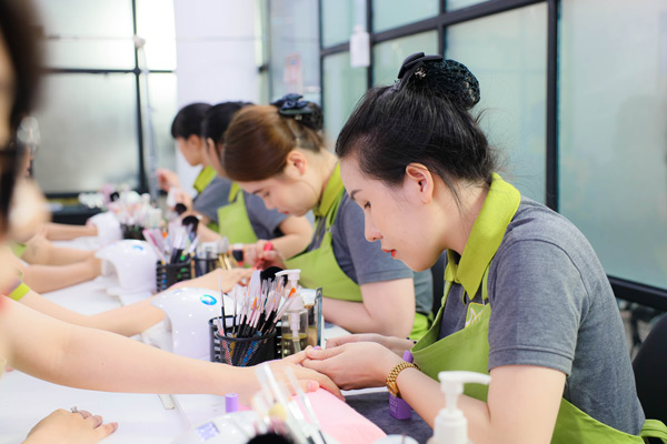 Chi phí học nghề nail bao nhiêu