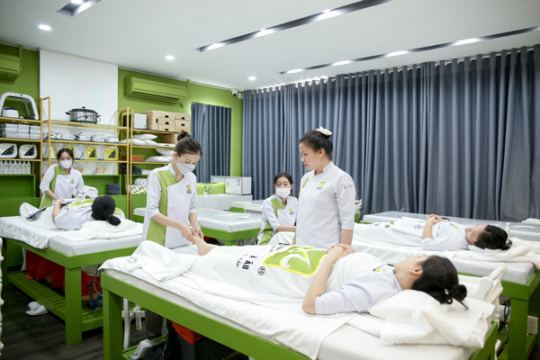 kỹ thuật massage chân