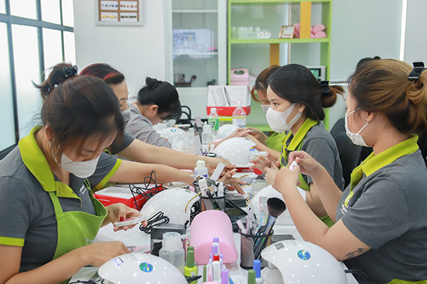 lớp học gắn nail box giả