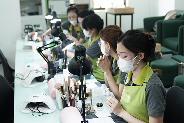 lớp thi nail cuối khóa