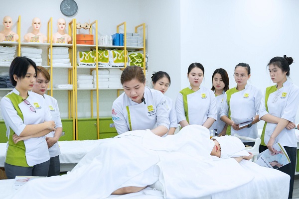học massage cho mẹ bầu