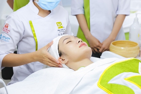 40 tuổi có nên học nghề spa không