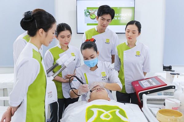 khóa học spa cho người 40 tuổi