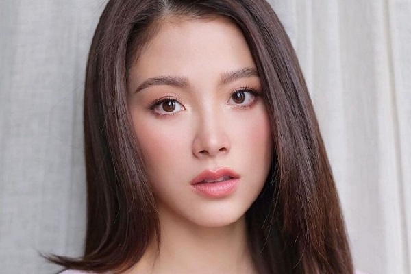 dáng chân mày kiểu thái