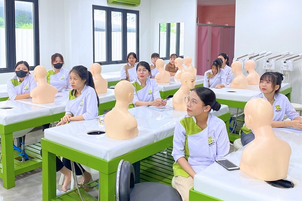 lớp kỹ thuật làm sạch da