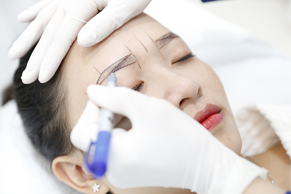 nhược điểm của phun mày chạm hạt