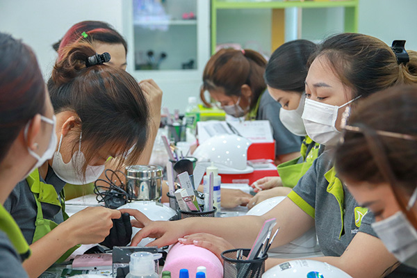 buổi thi làm nail