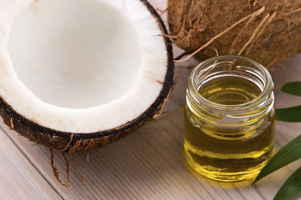 dầu dừa dưỡng mi