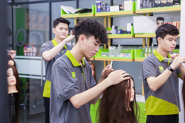 học nghề cắt tóc ngắn hạn cho nam