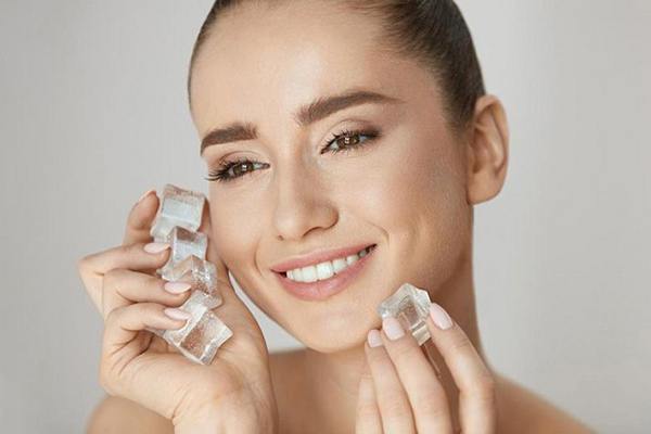 cách rửa mặt với đá hiệu quả