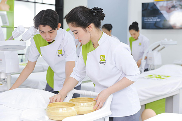 nghề kỹ thuật viên spa