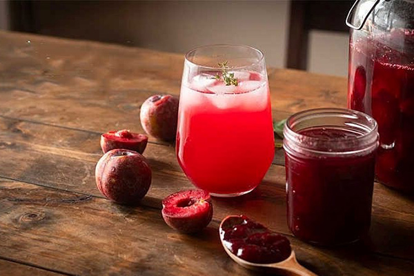 uống nước ép mận