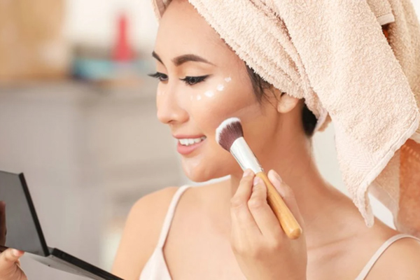 bôi kem lót trước kem chống nắng được không