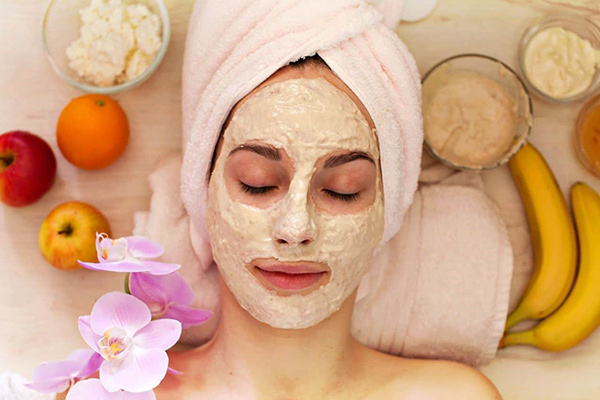 đắp mặt nạ cấp ẩm từ thiên nhiên