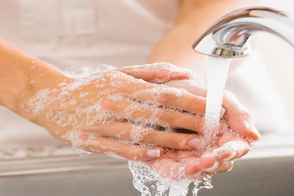 hướng dẫn tẩy trang cho da dầu mụn