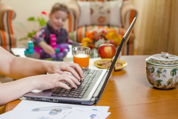 nghề tay trái cho mẹ bỉm