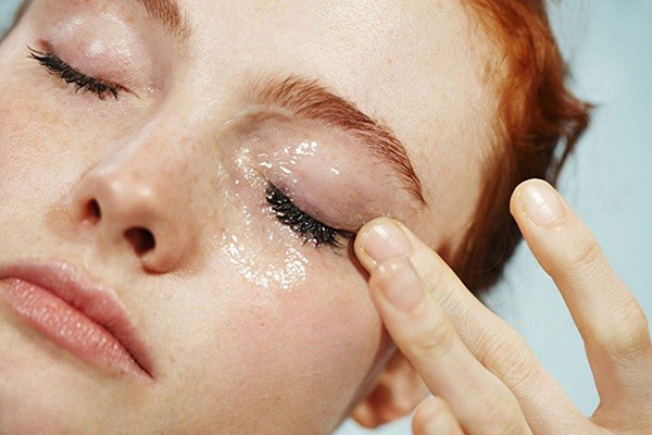 ai phù hợp để sử dụng dầu tẩy trang