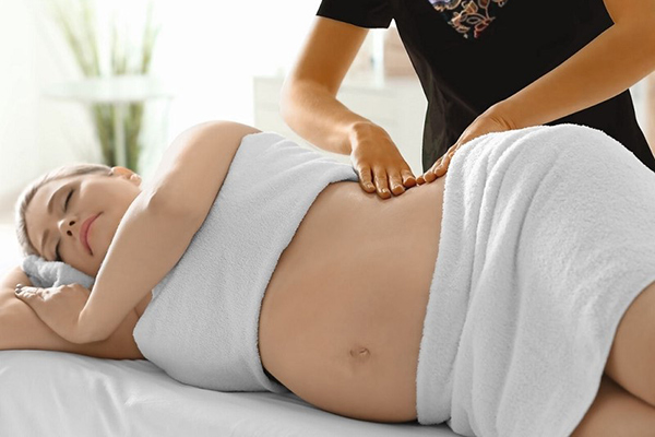 lưu ý khi massage lưng cho bà bầu