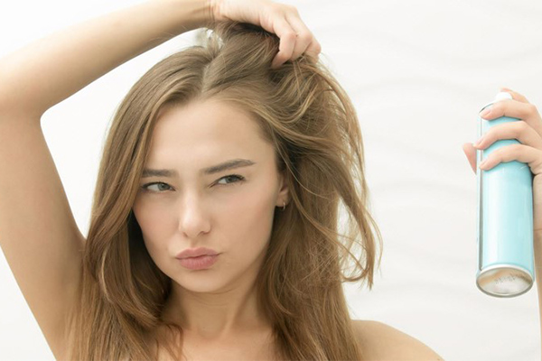 lưu ý khi sử dụng dầu gội khô