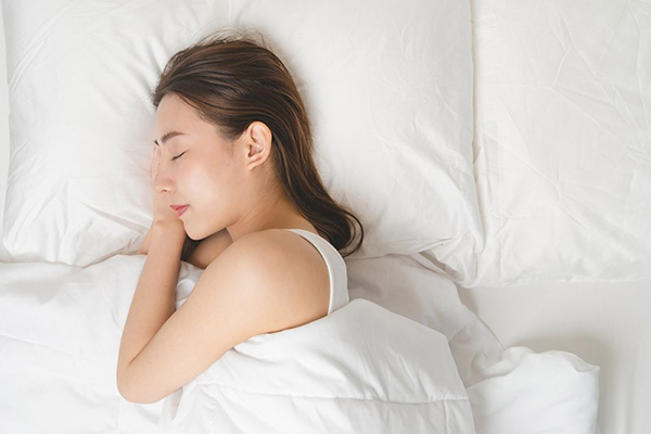 nên tắm nước nóng trước khi ngủ 1 2 tiếng