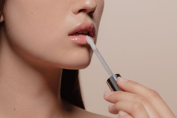 lưu ý khi trị môi khô tại nhà