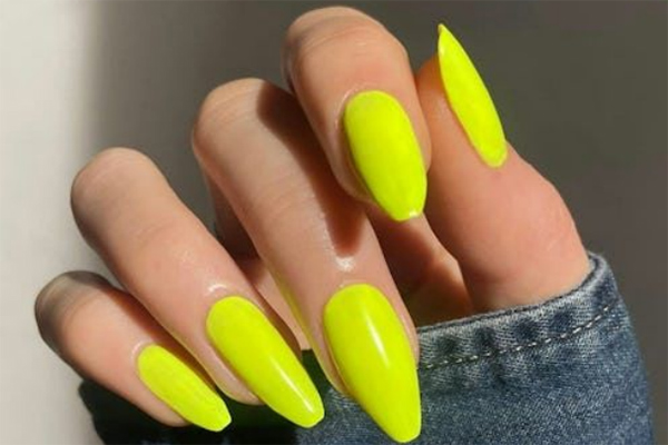 nail xanh lá neon
