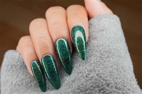 nail xanh lá phối kim tuyến