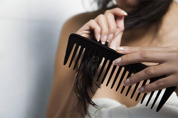 chải đều tóc